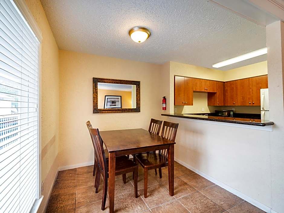 OYO Hotel & Apartments Houston Galleria