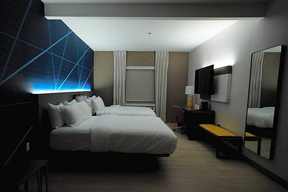 Comfort Inn & Suites River City Decatur