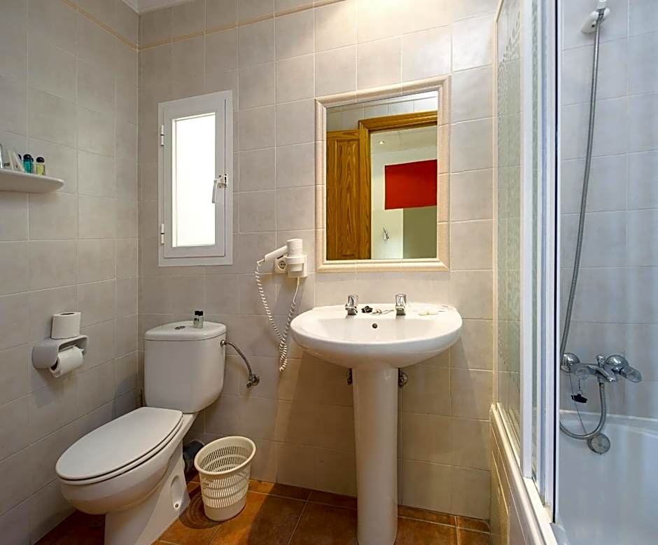 Hostal Adelino