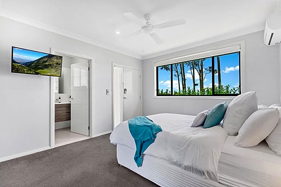 Mala Retreat Chardonnay Studio Immaculate and Comfortable