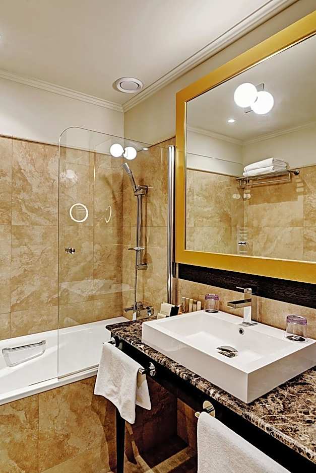 Grandezza Hotel Luxury Palace