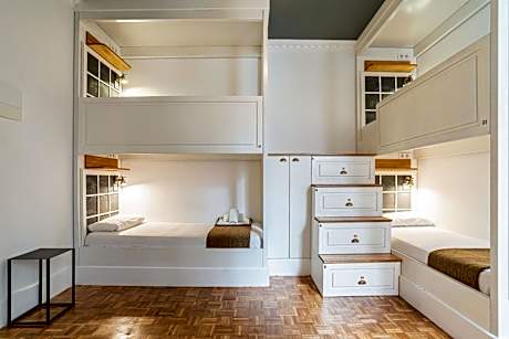 Bed in 4-Bed Mixed Dormitory Room