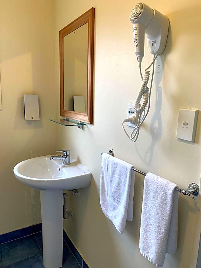 Haast River Motels & Holiday Park