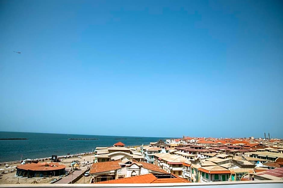 El Mena Beach