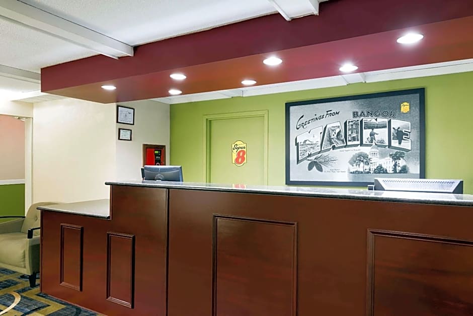 Super 8 by Wyndham Bangor
