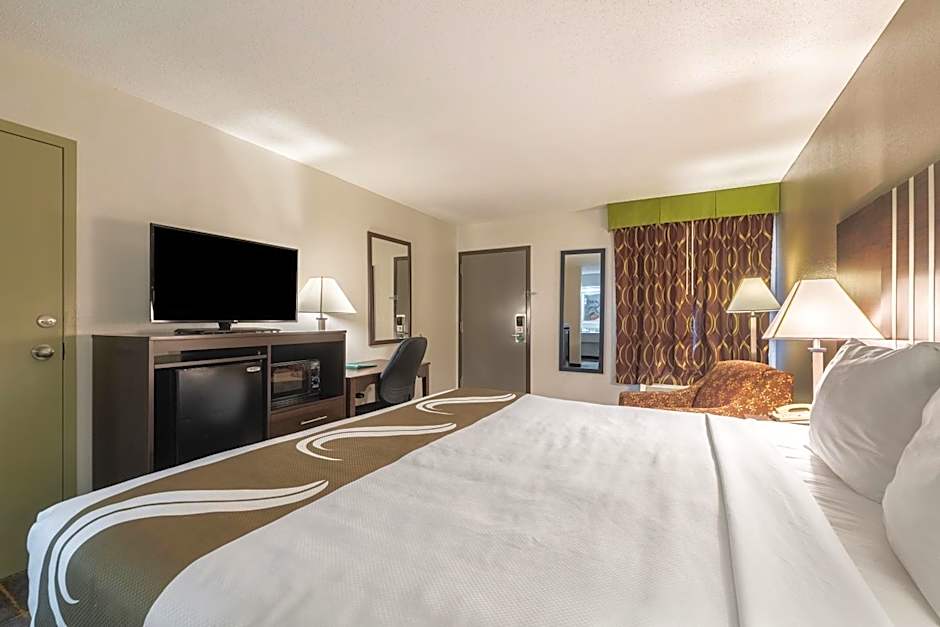 Quality Inn Cleveland North