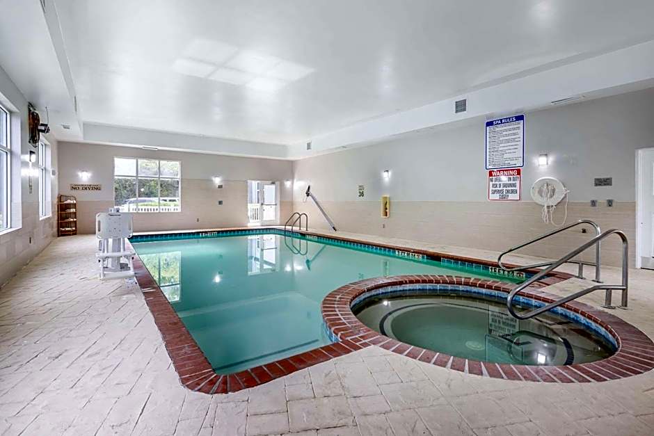 Country Inn & Suites by Radisson, Savannah Airport, GA