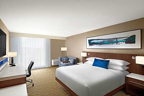 1 King City with Terrace, Guest Room, 1 King, City View, Balcony