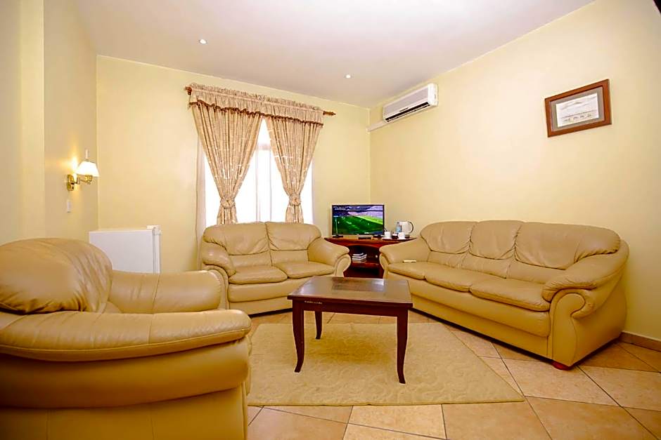 New Safari Hotel
