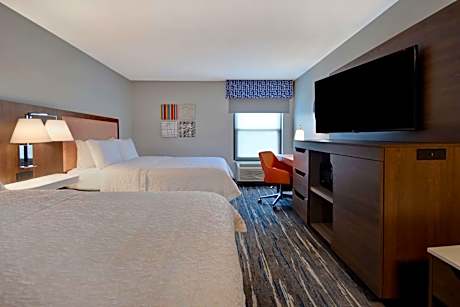 Queen Room with Microwave and Refrigerator - Non-Smoking