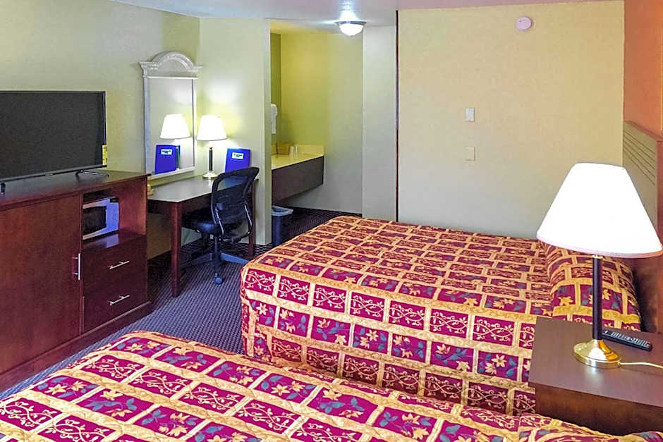Photo 1 of 3 of 2 Queen Beds