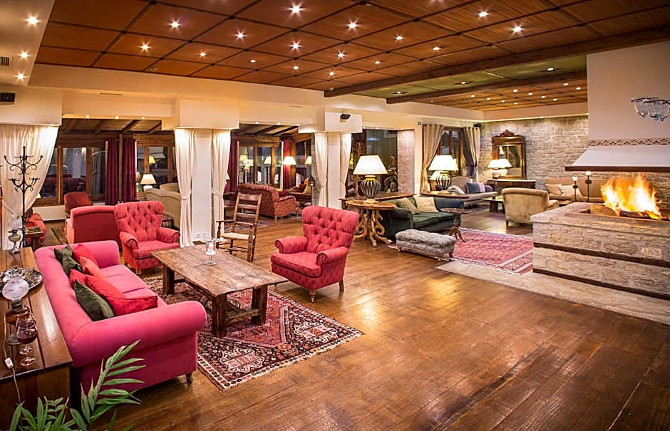 Country Club Hotel & Suites