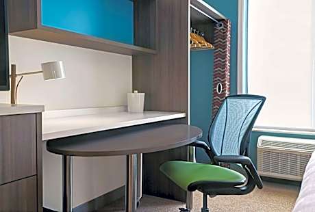 1 Queen Bed Studio Suite Nonsmoking