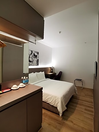 Superior Queen Room without Window - Non-Smoking