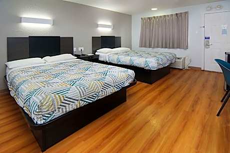 2 Full Beds | Non-Smoking, Micfridge