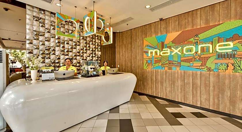 MaxOne Hotels Premier Melawai