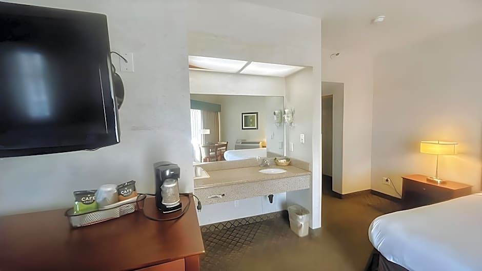 HUNTINGTON BEACH INN