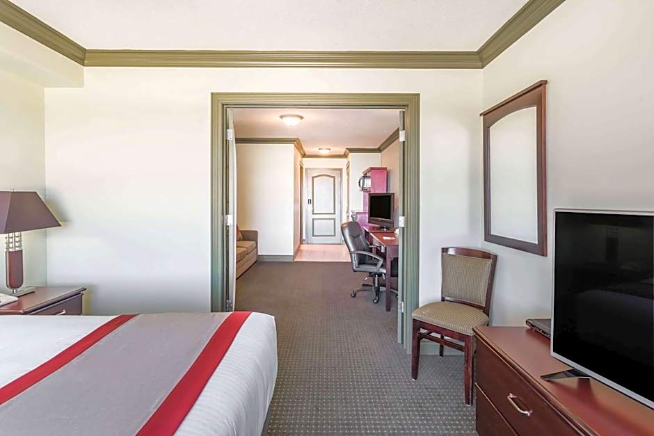 Ramada by Wyndham Hinton