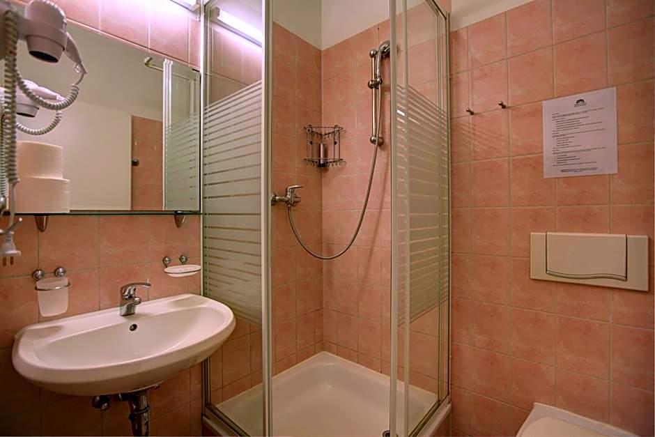 Hotel Pension Bernstein am Kurfürstendamm