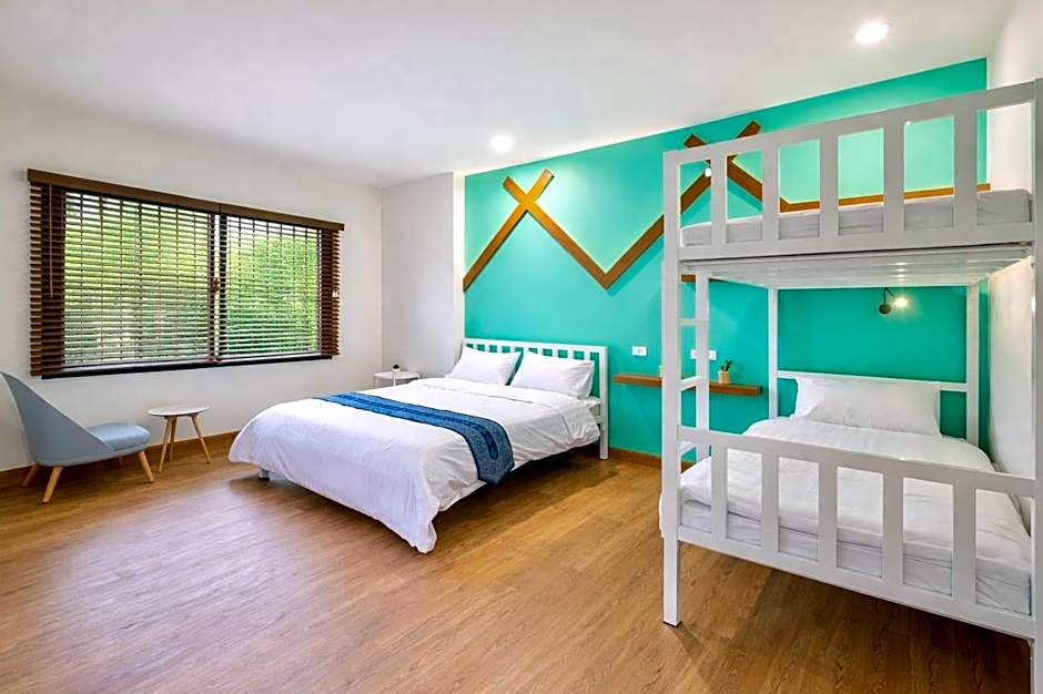 BED FRIENDS POSHTEL
