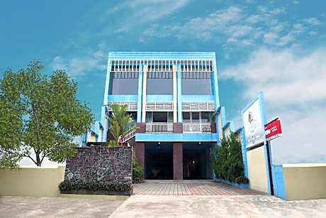 Hotel O M Authentic Kost Man