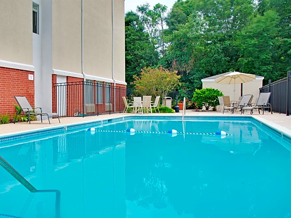 Holiday Inn Express Hotel & Suites Livingston By IHG