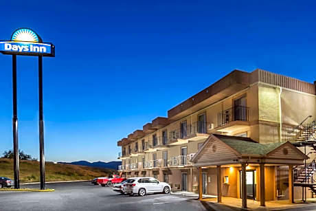 Days Inn by Wyndham Medford