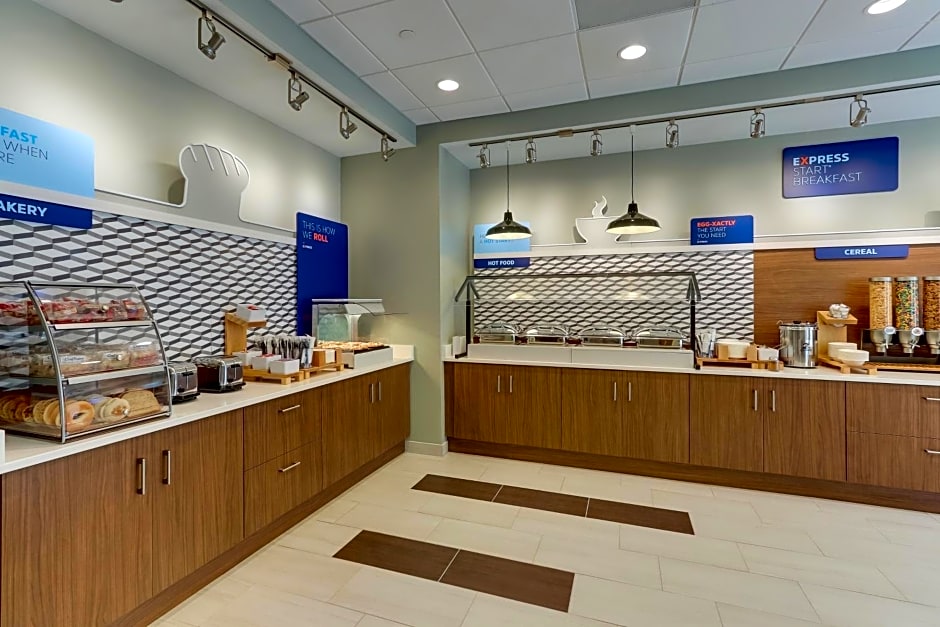 Holiday Inn Express & Suites Winston - Salem SW - Clemmons By IHG