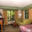 Round Hill Inn