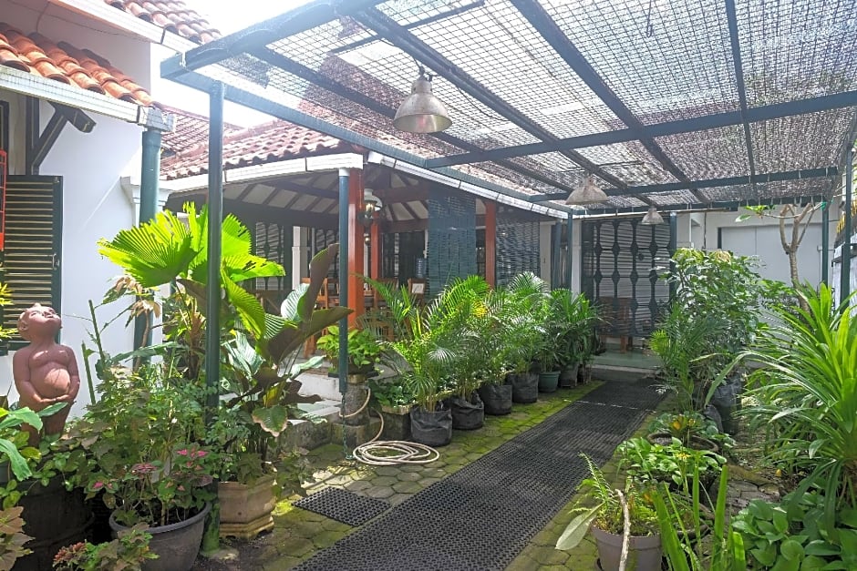 RedDoorz @ Griya Cemara Homestay Yogyakarta
