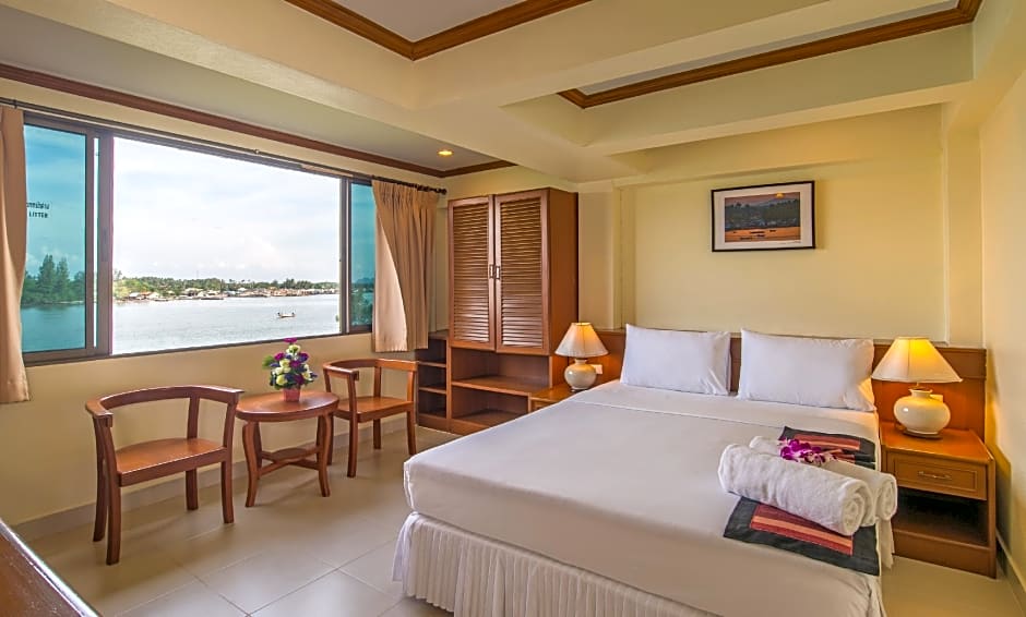 Krabi City Seaview Hotel