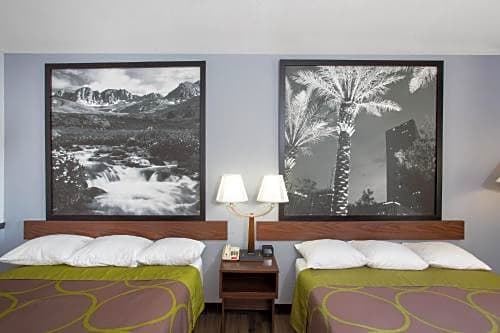 Super 8 by Wyndham Naples