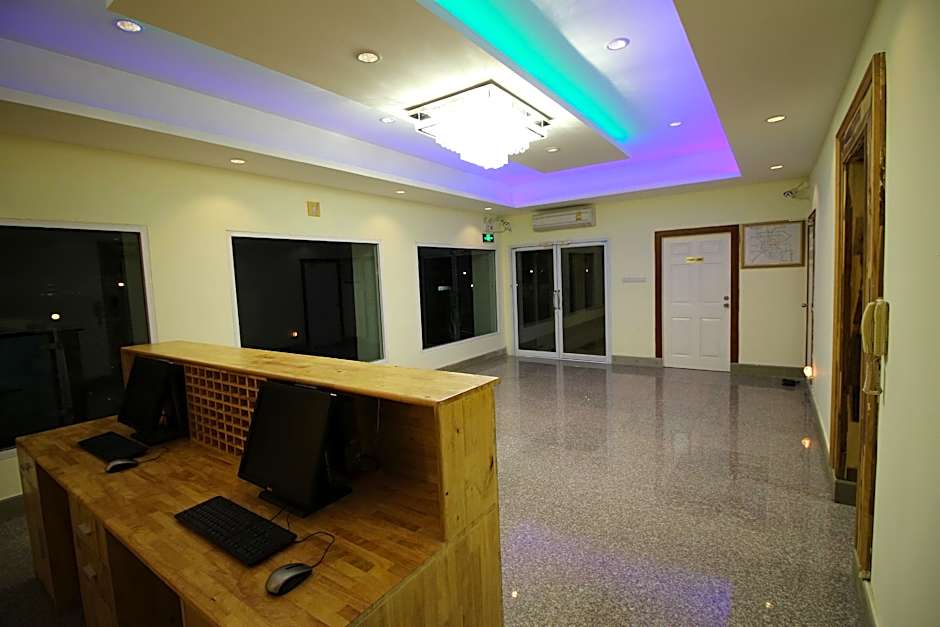 Lee Place Phatthanakan Condo