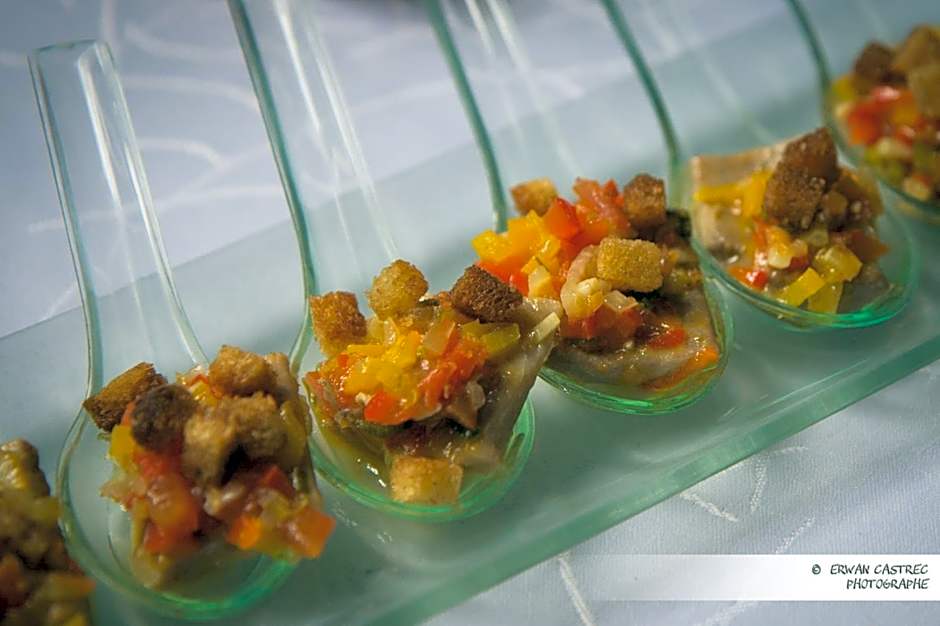 Hôtel De France - Restaurant L'insolite