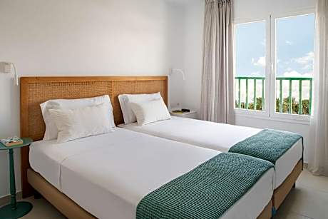 Two-Bedroom Apartment (5 Adults)