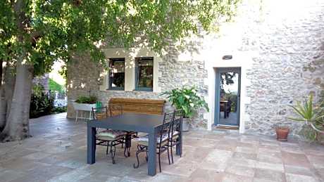 La Casa dels Lledoners