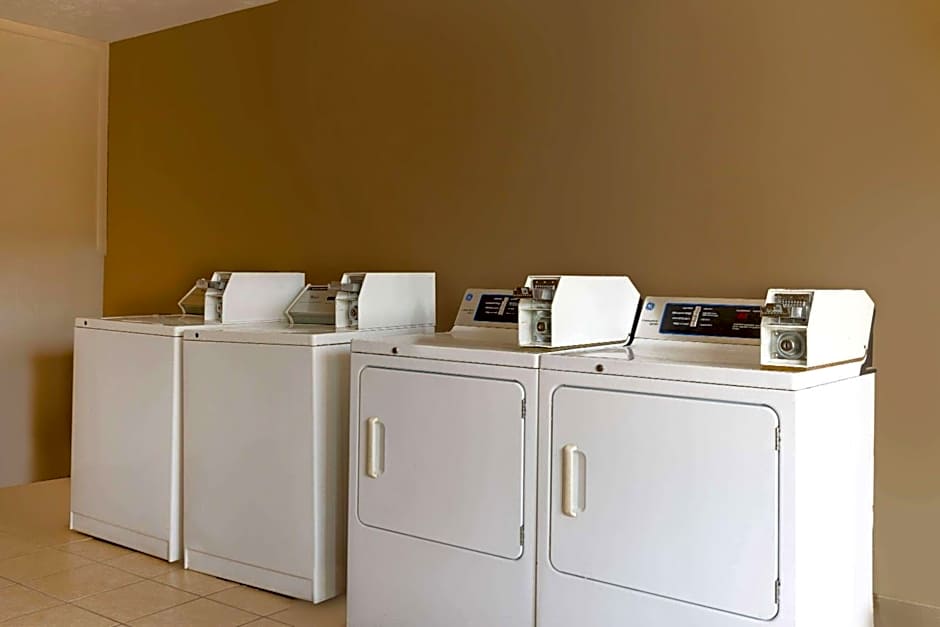 Super 8 by Wyndham McDonough GA