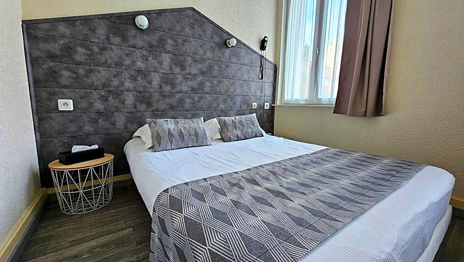 Foto 1 daripada 4 — Small Double Room