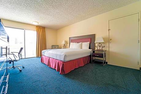 Deluxe King Bed