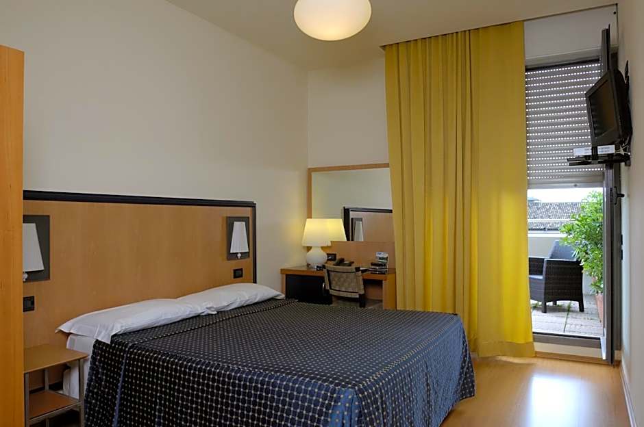 Photo 1 sur 5 de Double Room
