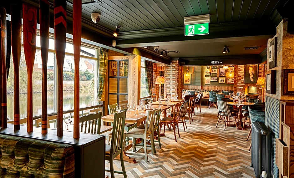 The Boathouse Inn & Riverside Rooms