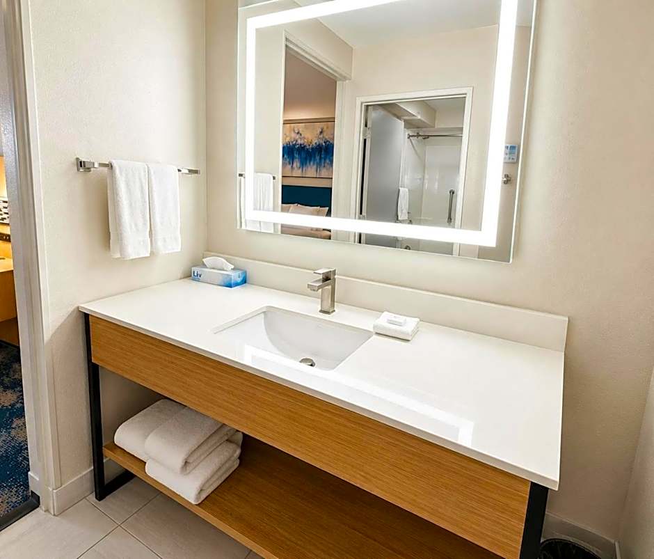 La Quinta Inn & Suites by Wyndham Albuquerque Journal Ctr Nw