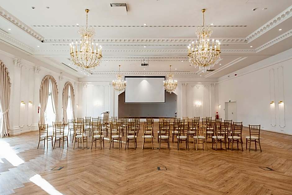 Hotel Kiston