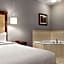 Premier Inn & Suites - Downtown Hamilton Hotel