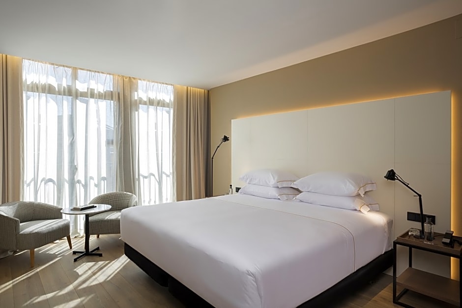Hotel Advance