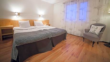 Twin Room with Two Single Beds - Non Smoking