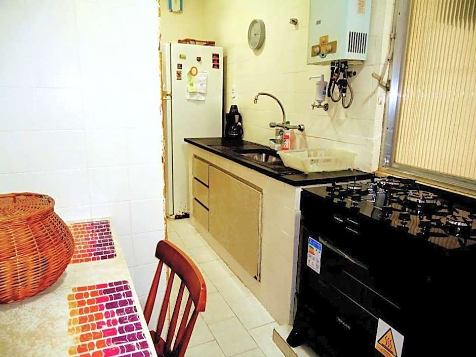 Copacabana 3 quartos ar cond a 2 qds da praia