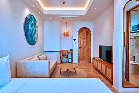 Deluxe Family Room