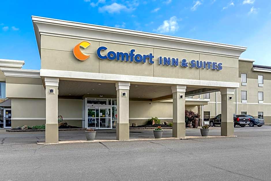 Comfort Inn & Suites Triadelphia - Wheeling