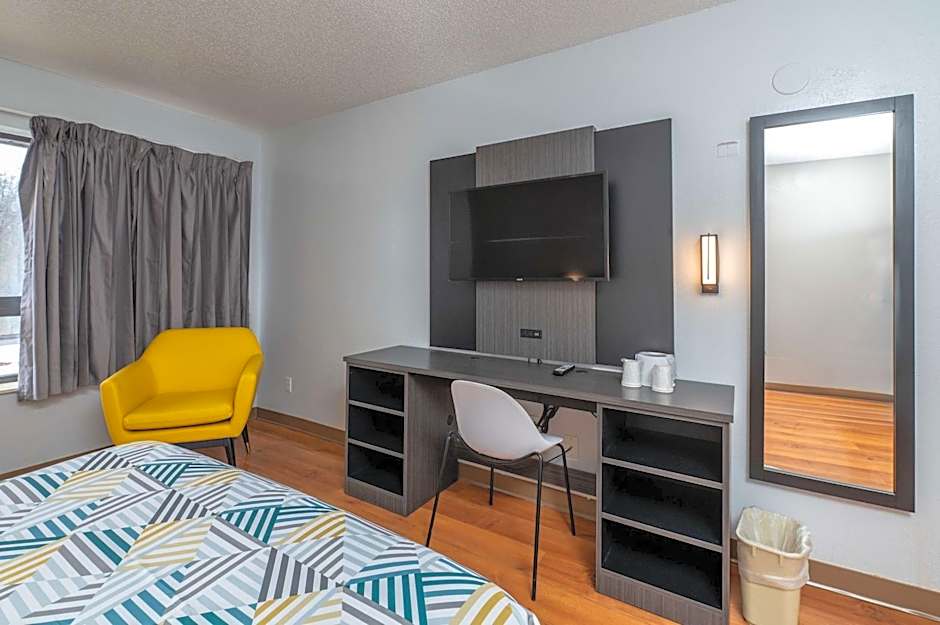 Motel 6-Branford, CT - New Haven